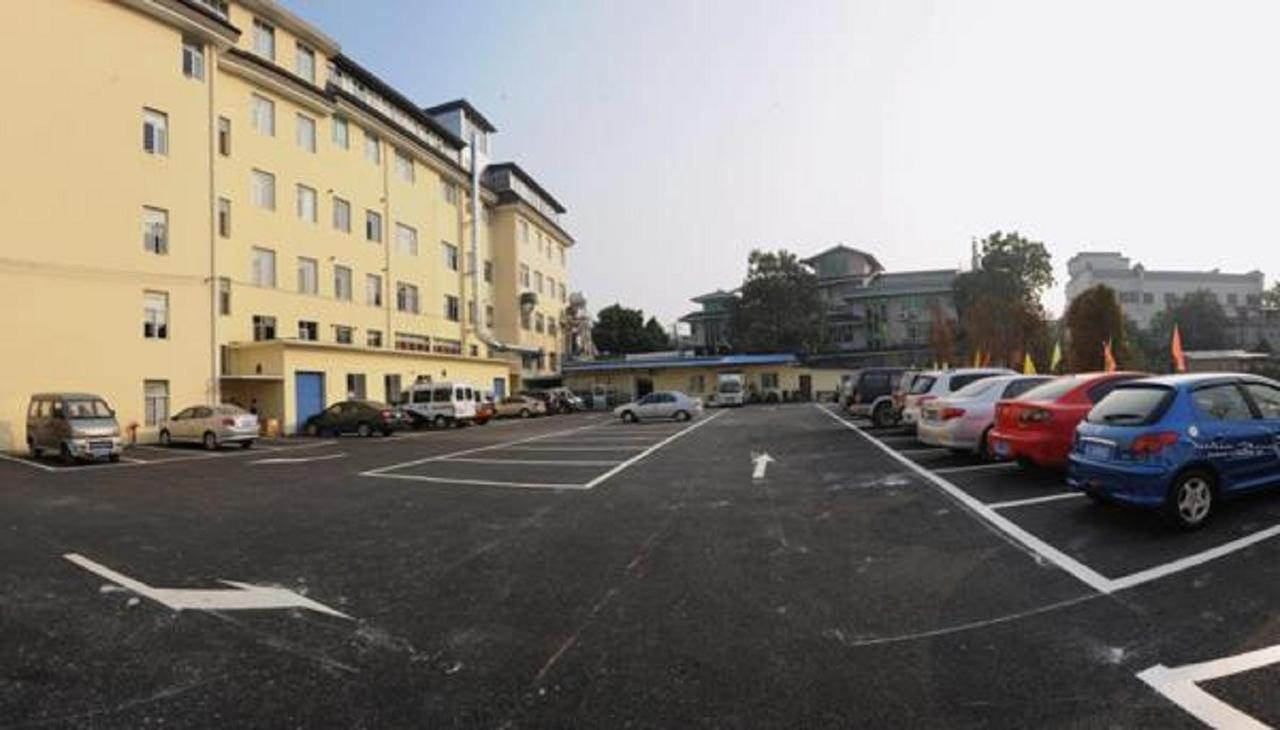 Golden Dragonball Hotel Guilin Exterior foto