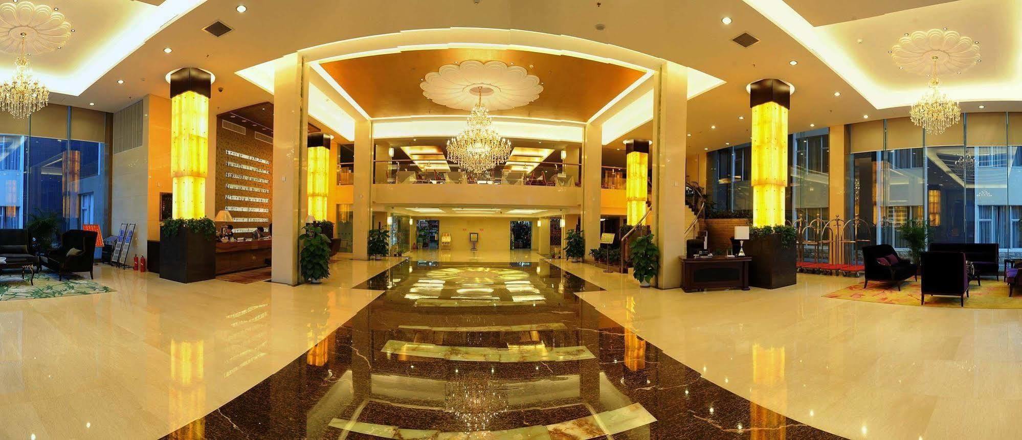 Golden Dragonball Hotel Guilin Exterior foto
